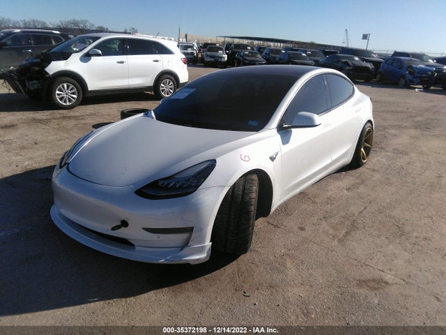 Tesla Model 3 Long Range 2018 5YJ3E1EBXJF151493 Image 2