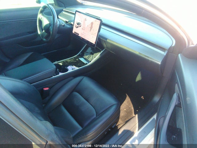 Tesla Model 3 Long Range 2018 5YJ3E1EBXJF151493 Image 11