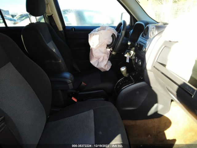 1C4NJPBBXGD749093 Jeep Patriot Sport