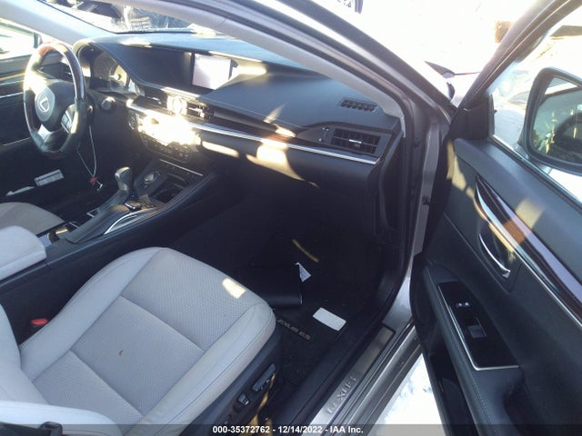Lexus ES 2018 58ABK1GG6JU102381 Image 5