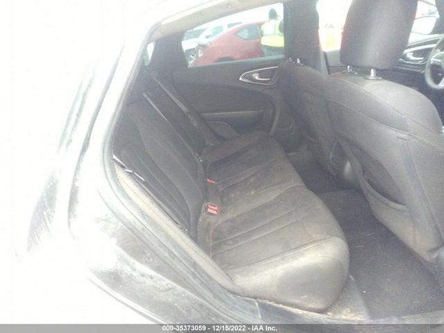 2015 Chrysler 200, VIN: 1C3CCCAB6FN677575
