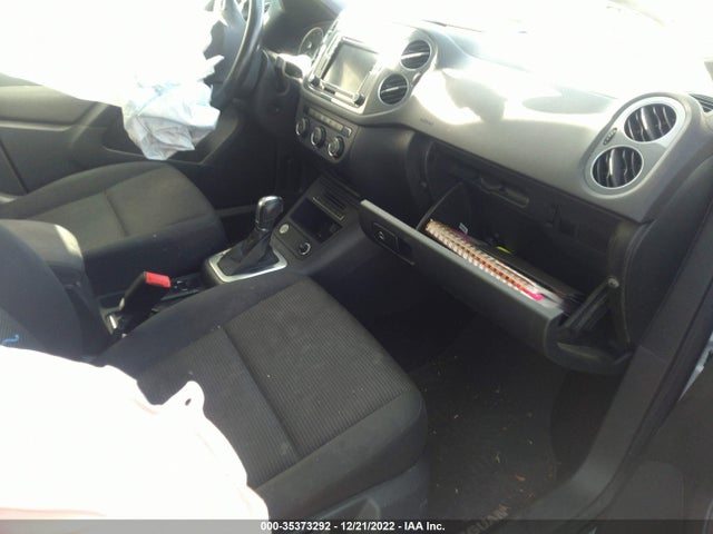 2017 Volkswagen Tiguan, VIN: WVGBV7AX3HK048747