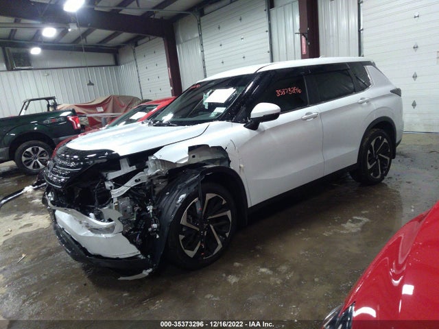 JA4J4TA8XNZ019876 Mitsubishi Outlander Es