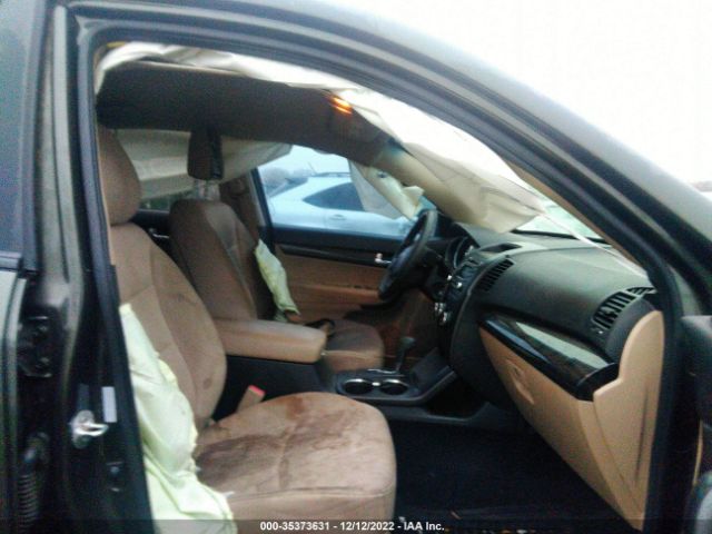 5XYKT3A14BG174501 KIA SORENTO LX
