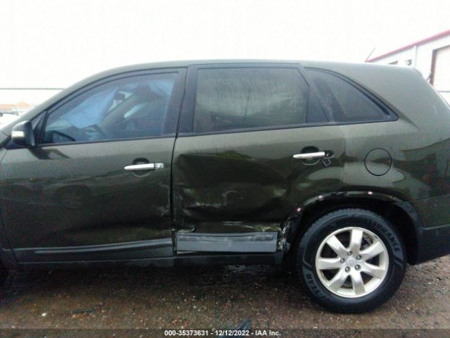 5XYKT3A14BG174501 KIA SORENTO LX