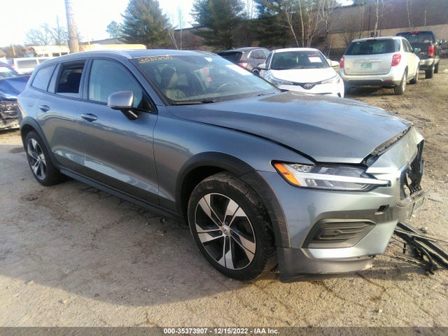 2020 Volvo V60, VIN: YV4102WK8L1037799