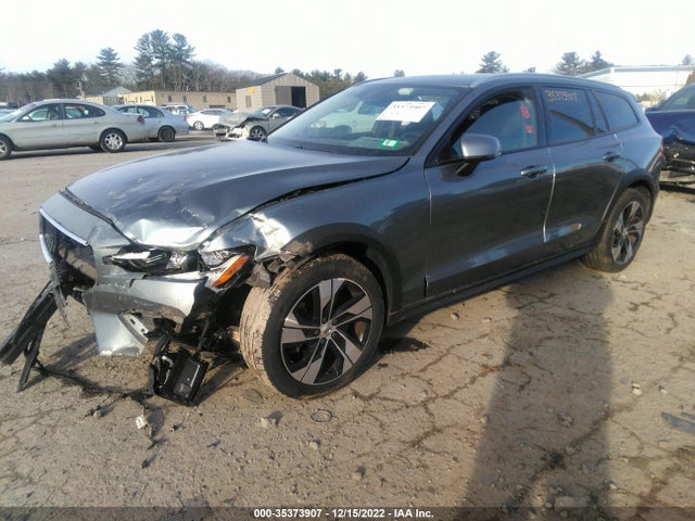 2020 Volvo V60, VIN: YV4102WK8L1037799