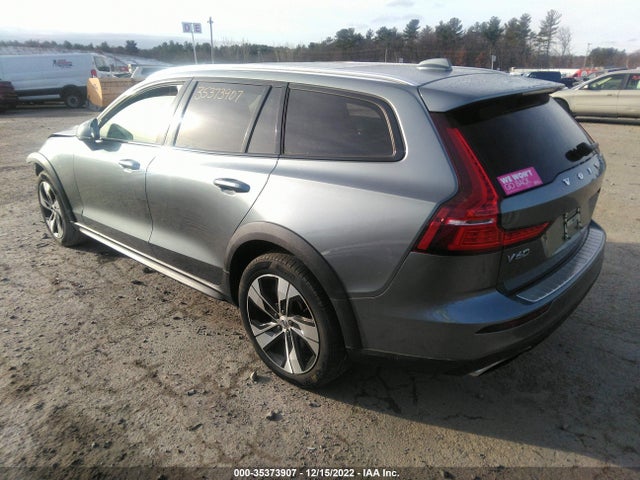 2020 Volvo V60, VIN: YV4102WK8L1037799