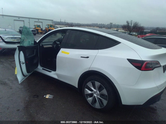 Tesla Model Y 2021 5YJYGDEE2MF068379 Image 4