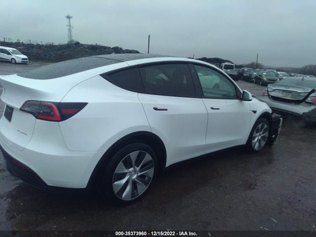 Tesla Model Y 2021 5YJYGDEE2MF068379 Image 5