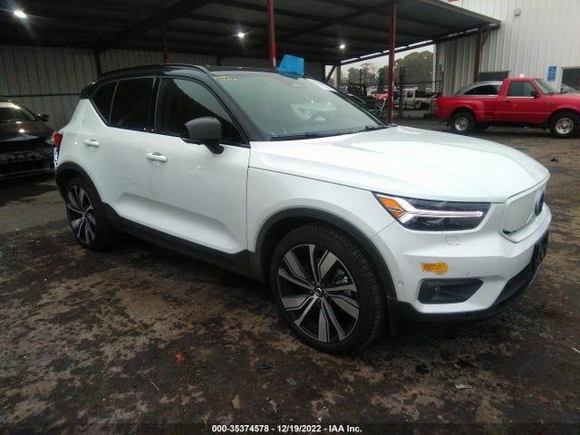 2022 Volvo XC40, VIN: YV4ED3UB8N2694727