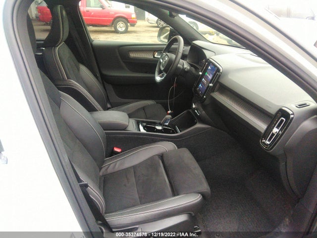 2022 Volvo XC40, VIN: YV4ED3UB8N2694727
