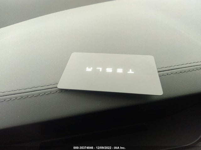 2022 Tesla Model X, VIN: 7SAXCDE57NF351405
