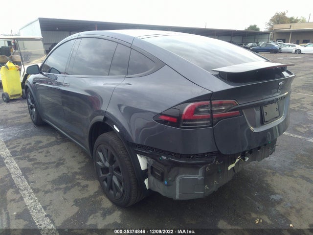 2022 Tesla Model X, VIN: 7SAXCDE57NF351405