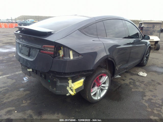 2022 Tesla Model X, VIN: 7SAXCDE57NF351405