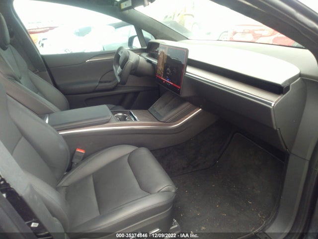 2022 Tesla Model X, VIN: 7SAXCDE57NF351405