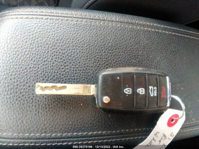 3KPA25AD4ME415283 KIA Rio 5-door S