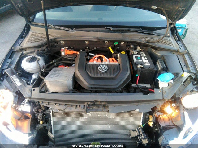 2016 Volkswagen Golf, VIN: WVWKP7AU1GW915266