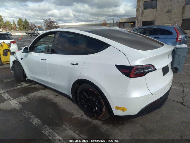 2021 Tesla Model Y, VIN: 5YJYGAEE0MF244344