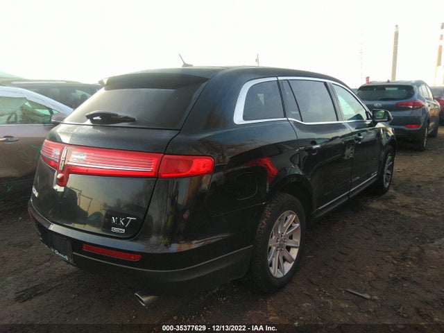 Lincoln MKT 2016 2LMHJ5NKXGBL02671 Image 5