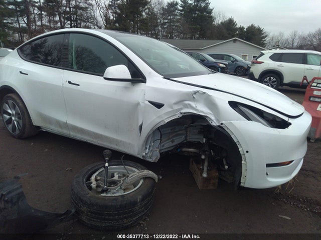 Tesla Model Y 2022 7SAYGDEEXNF362911 Image 12