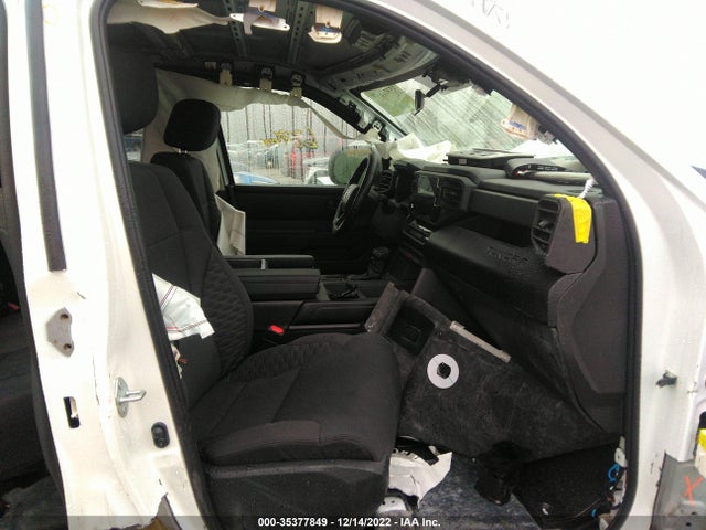 2022 Toyota Tundra, VIN: 5TFKB5AA8NX017408