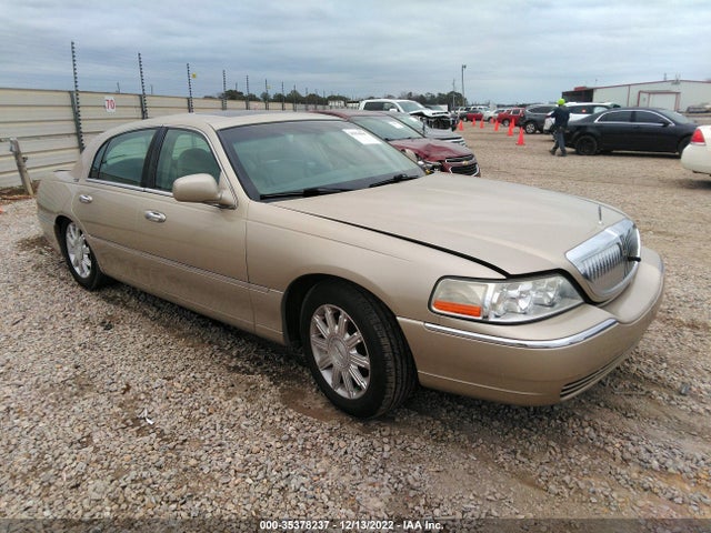 Lincoln Town Car Signature Limited 2006 1LNHM82V66Y625832 головне зображення
