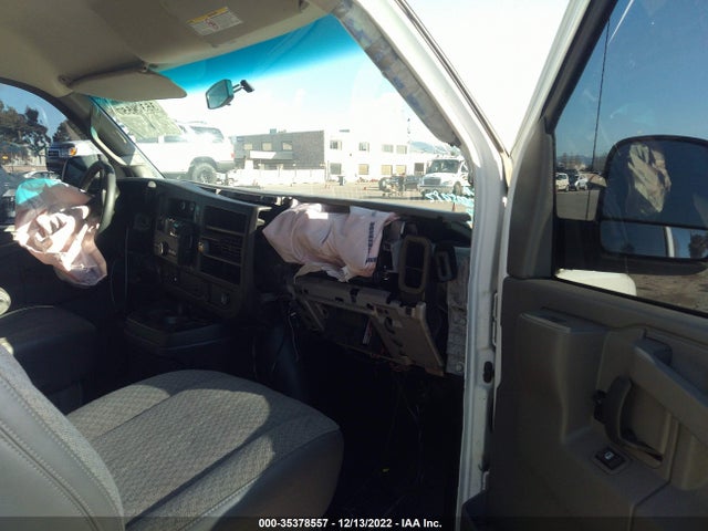 2017 GMC Savana, VIN: 1GTW7AFFXH1905956