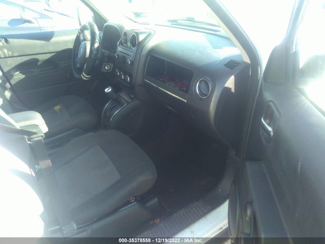 Jeep Patriot Altitude Edition 2015 1C4NJPBAXFD220040 Image 5