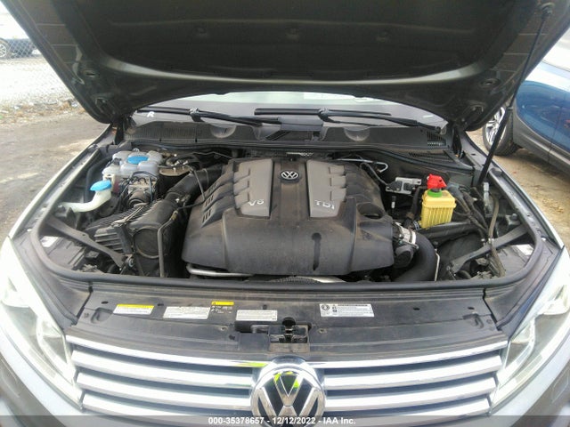 2015 Volkswagen Touareg, VIN: WVGEP9BP1FD006788