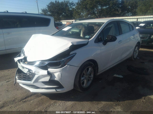 Chevrolet CRUZE LT 2018 3G1BE6SM3JS560255 Image 2