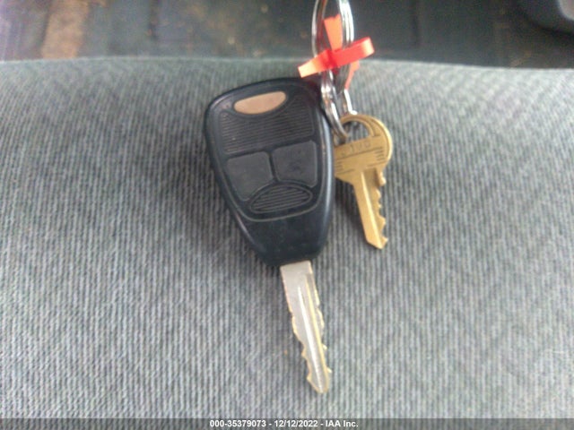 2006 CHRYSLER TOWN & COUNTRY SWB VIN: 1A4GP45R36B528194