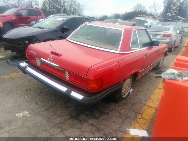 1988 MERCEDES-BENZ 560 SL VIN: WDBBA48D1JA079984