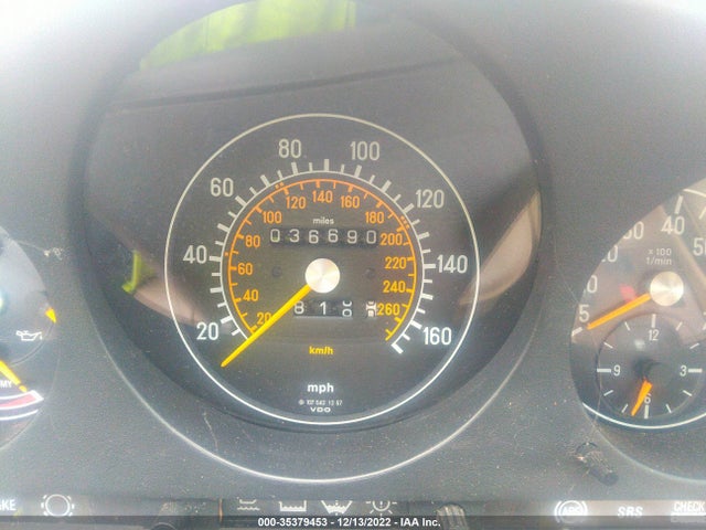 1988 MERCEDES-BENZ 560 SL VIN: WDBBA48D1JA079984