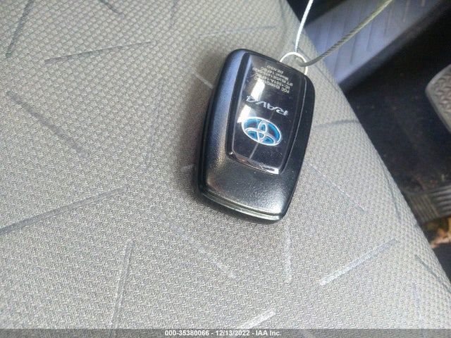 2021 Toyota RAV4, VIN: 2T3R6RFV9MW006684