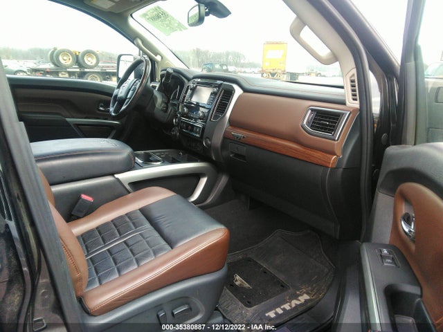 2017 Nissan Titan, VIN: 1N6BA1F45HN568021