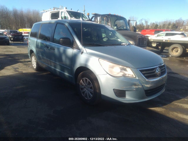 2009 2V8HW44199R608103 main image