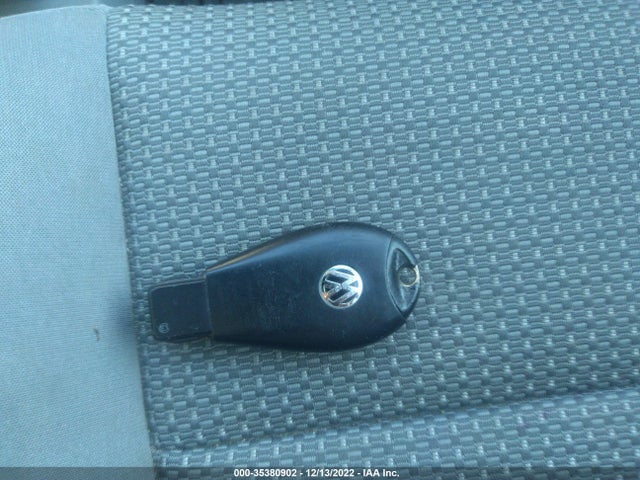 Volkswagen Routan S 2009 2V8HW44199R608103 Image 3