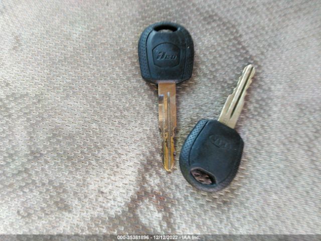 KNADE123276227002 KIA RIO LX