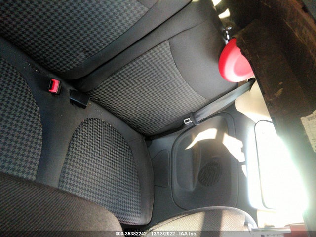 2017 Fiat 500, VIN: 3C3CFFKR8HT694515