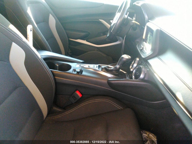 2019 Chevrolet Camaro, VIN: 1G1FB1RX5K0157481