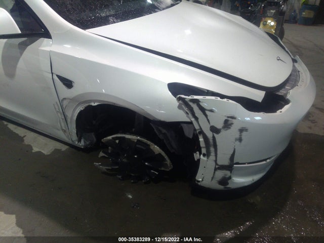 Tesla Model Y 2023 7SAYGDEE8PF593941 Image 7