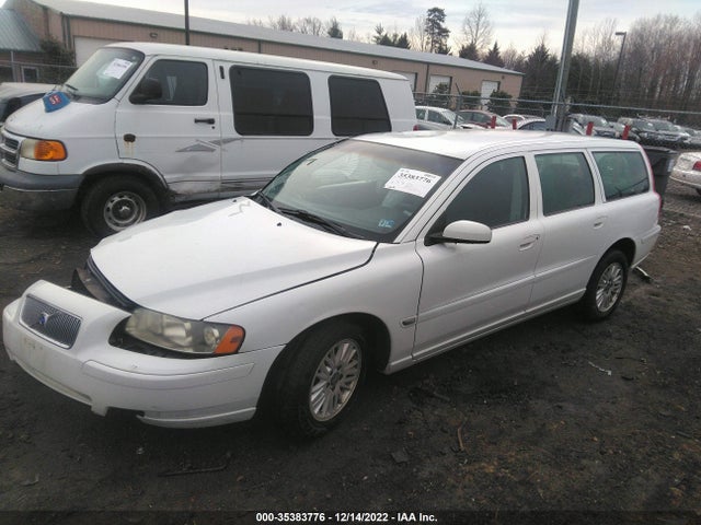 Volvo V70 2005 YV1SW612652462420 Image 2