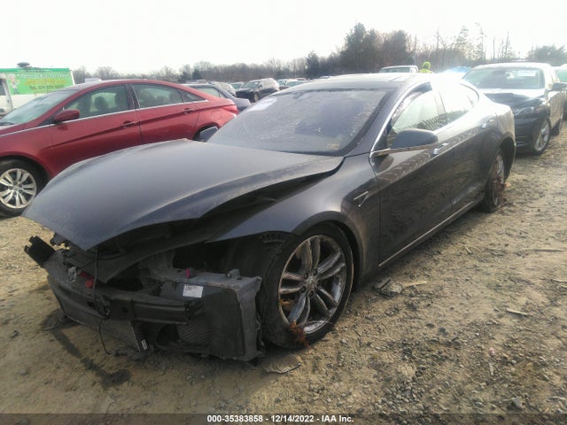 2015 Tesla Model S, VIN: 5YJSA1H10FFP69584