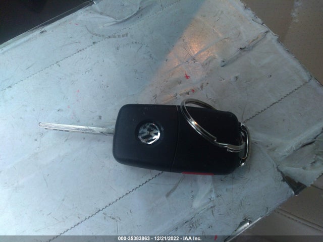2017 Volkswagen Beetle, VIN: 3VWJ17AT7HM615248