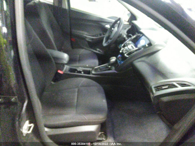 2018 Ford Focus, VIN: 1FADP3M22JL287132