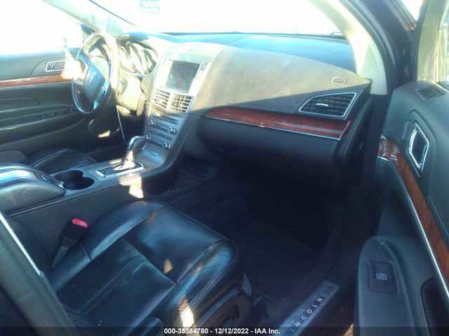 Lincoln MKT 2010 2LMHJ5FR3ABJ28039 Image 6