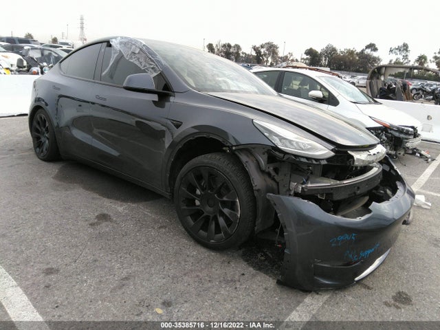 Tesla Model Y 2022 7SAYGDEE6NF352022 main image