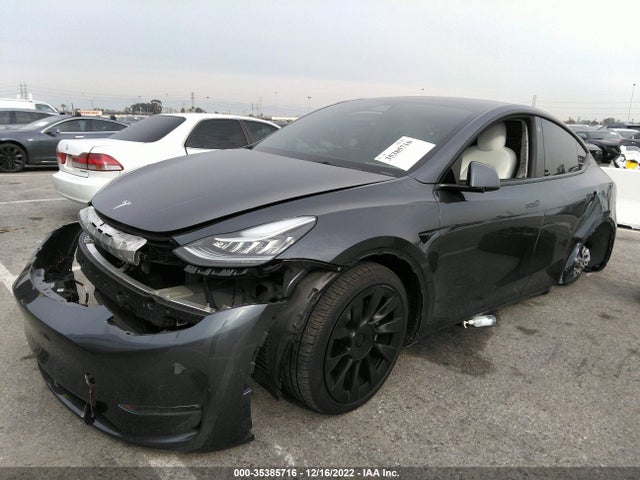 Tesla Model Y 2022 7SAYGDEE6NF352022 Image 2