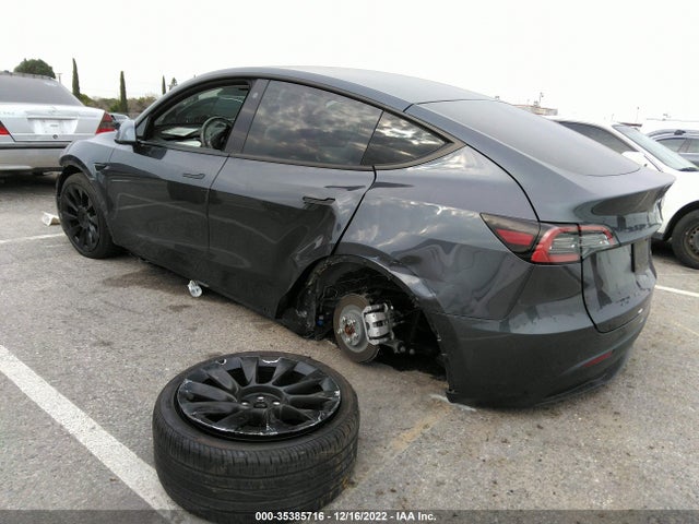 Tesla Model Y 2022 7SAYGDEE6NF352022 Image 3